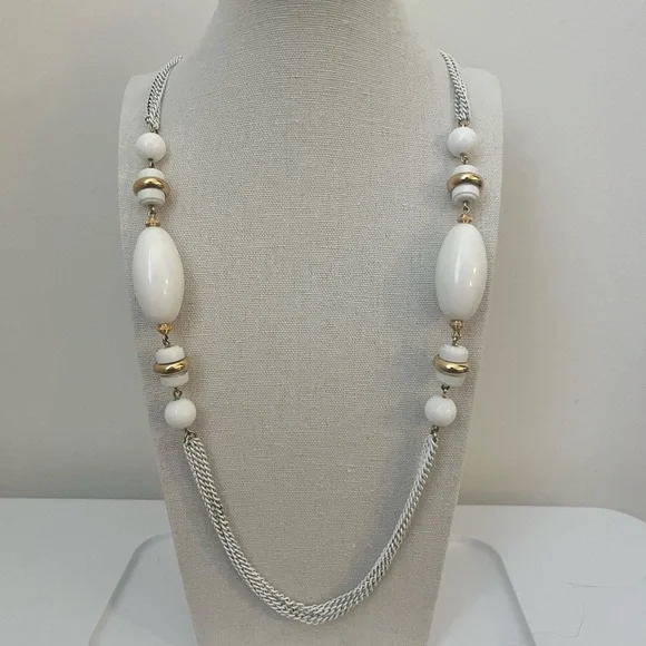 ✨ Vintage Monet Statement Necklace - Picture 3 of 7